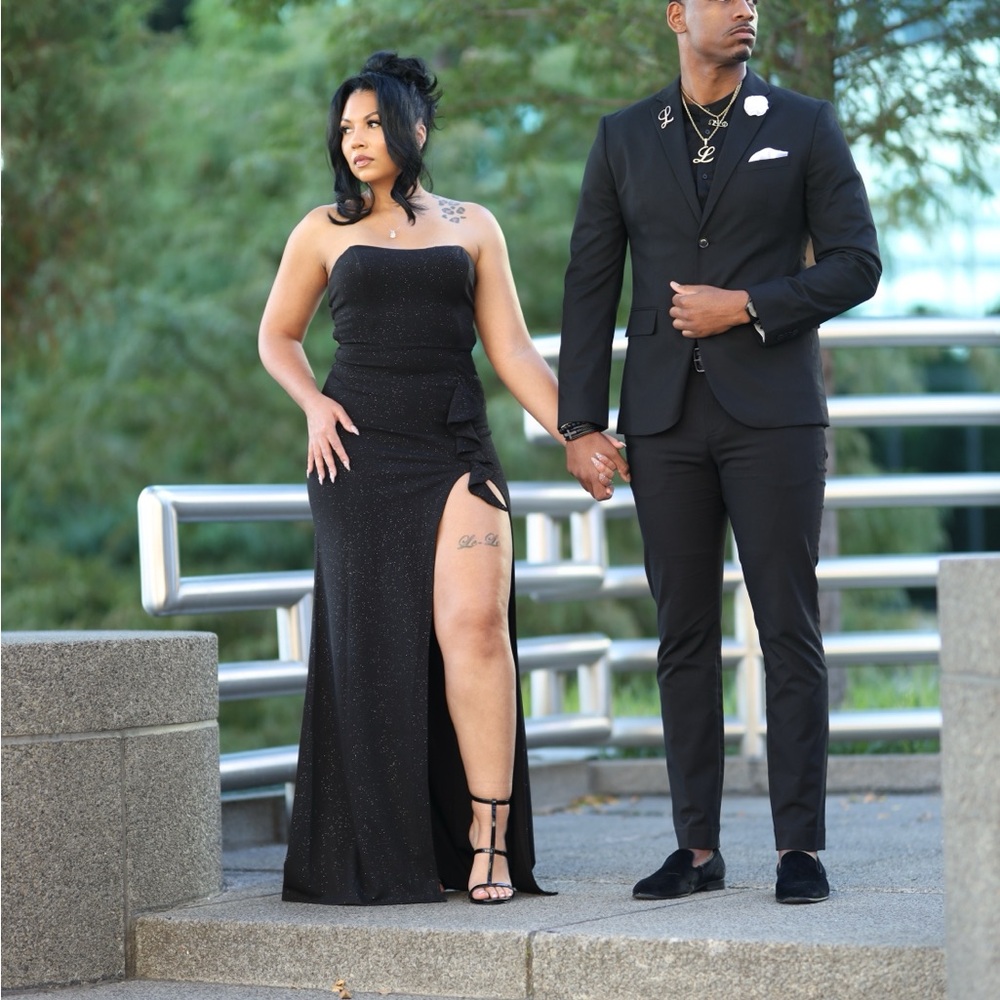 Elegant Black Strapless Gown